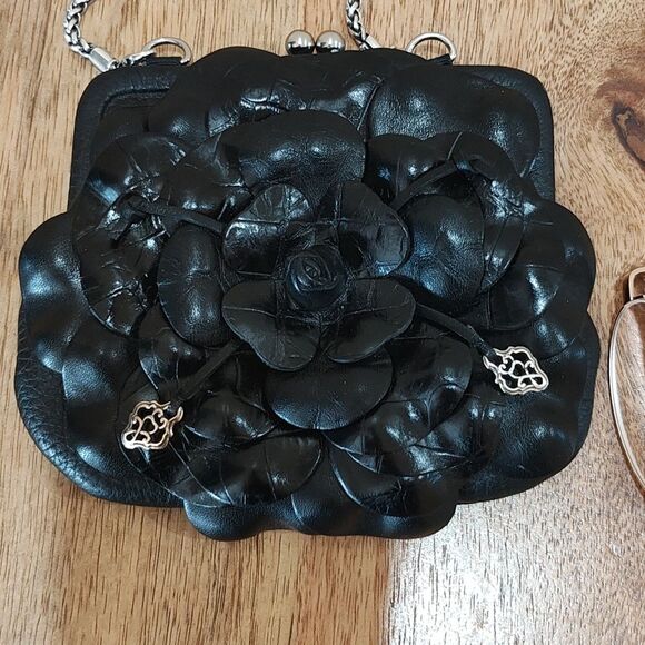 Brighton Rosalie Black Leather Crossbody Flower Coin Kisslock Purse Chain Strap - Picture 2 of 4